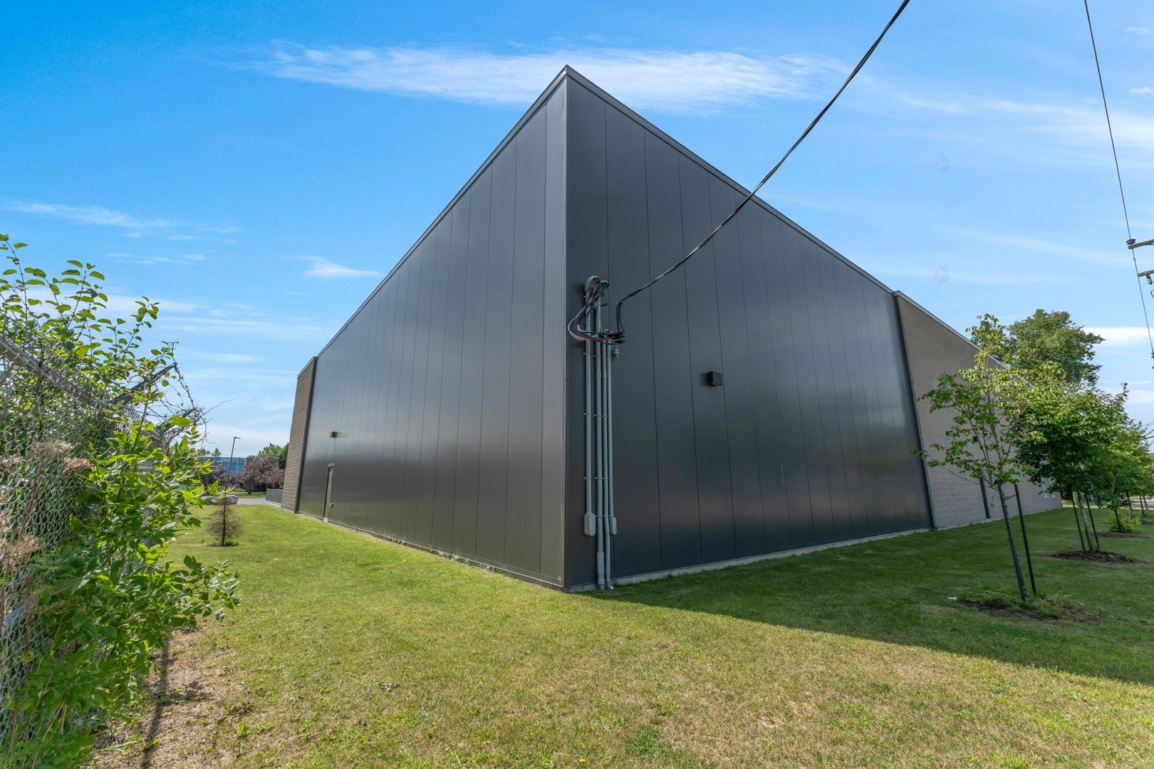 Extérieur - 315 - 317 Av. Avro, Pointe-Claire, QC - Outdoor