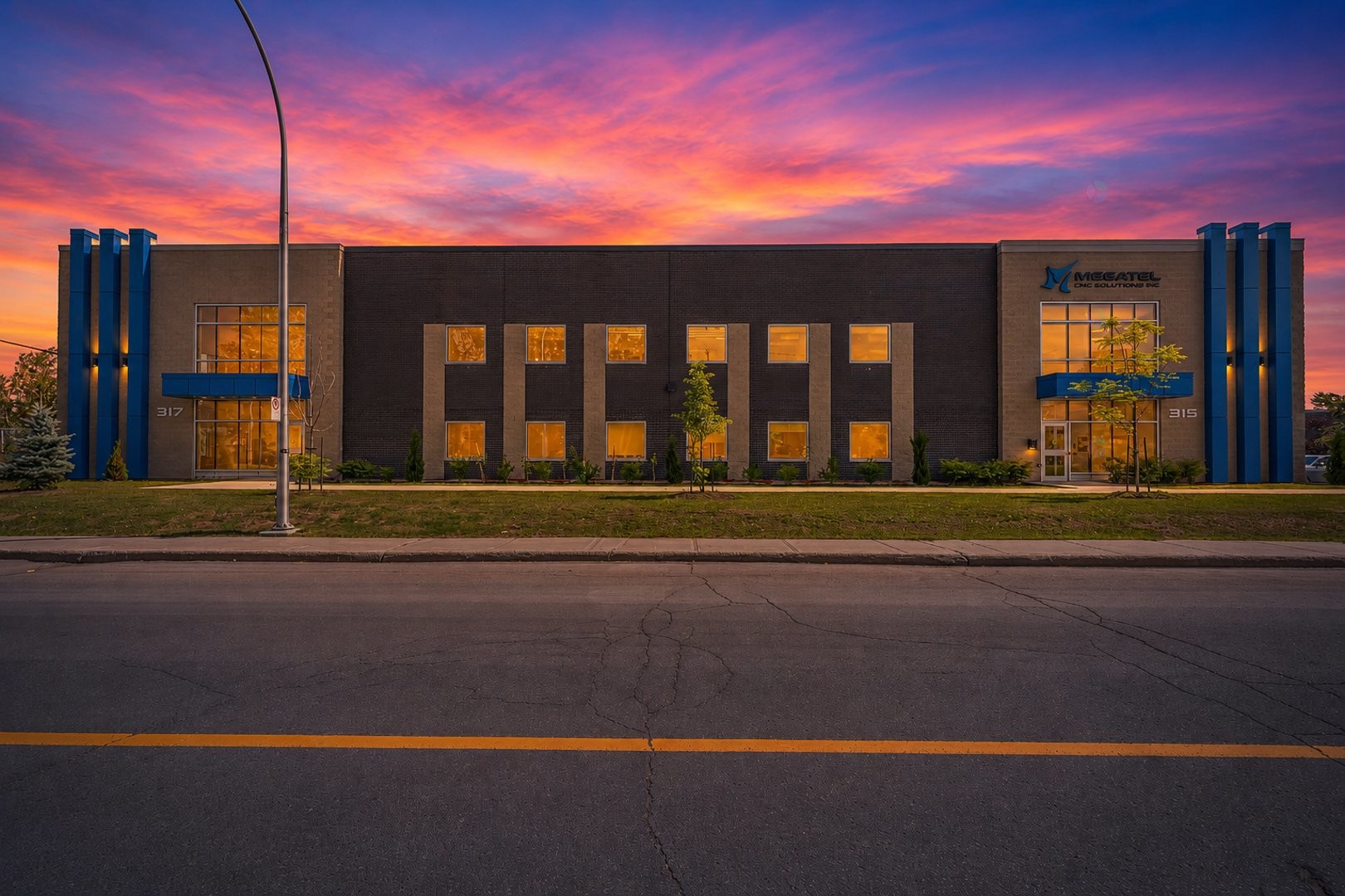 Façade - 315 - 317 Av. Avro, Pointe-Claire, QC - Outdoor