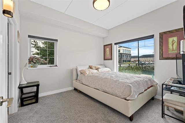 112-300 Centre St, Winnipeg, MB - Indoor Photo Showing Bedroom