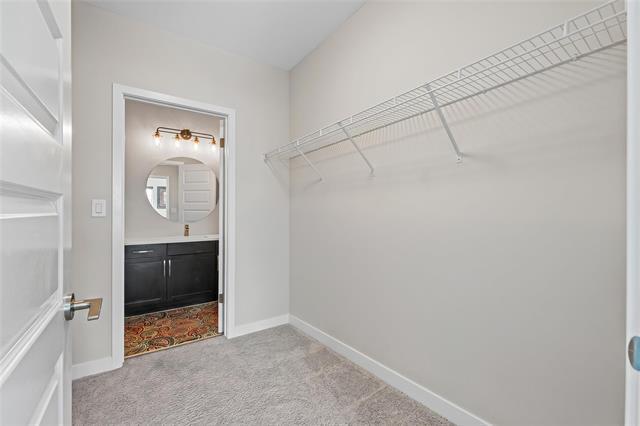112-300 Centre St, Winnipeg, MB - Indoor With Storage