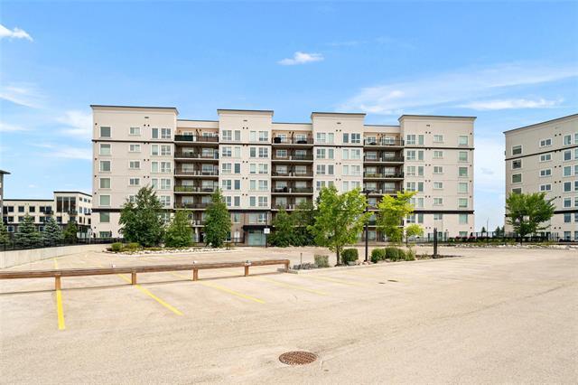 112-300 Centre St, Winnipeg, MB - Outdoor With Balcony With Facade