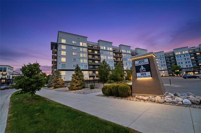 112-300 Centre St, Winnipeg, MB - Outdoor With Balcony With Facade
