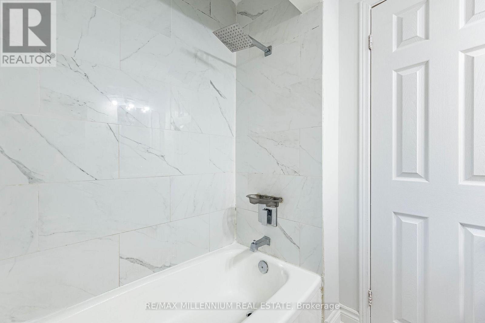 612 Appleby Line, Burlington, ON - Indoor Photo Showing Bathroom