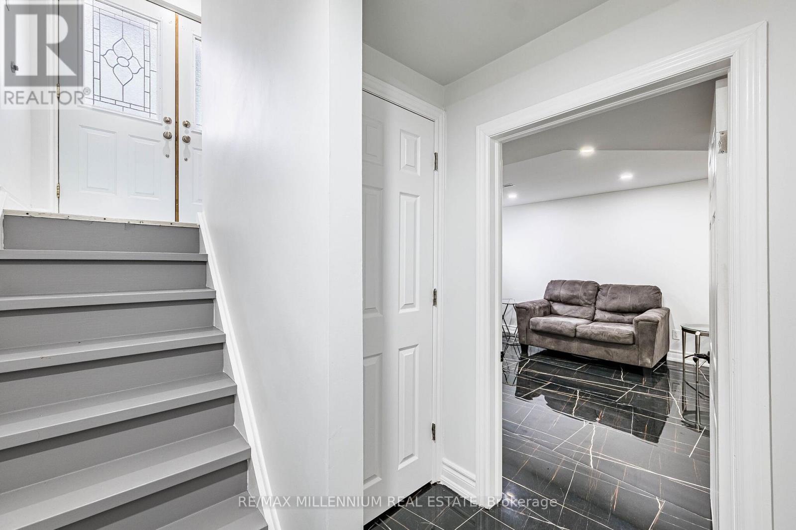 612 Appleby Line, Burlington, ON - Indoor Photo Showing Other Room