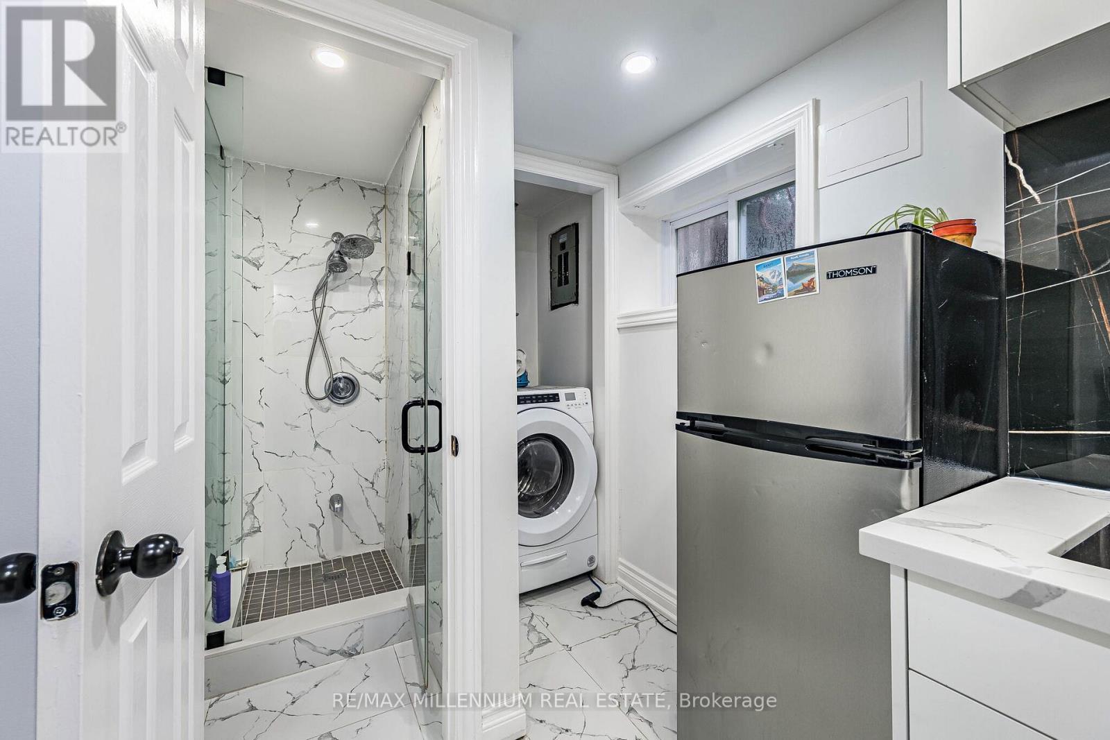612 Appleby Line, Burlington, ON - Indoor Photo Showing Laundry Room