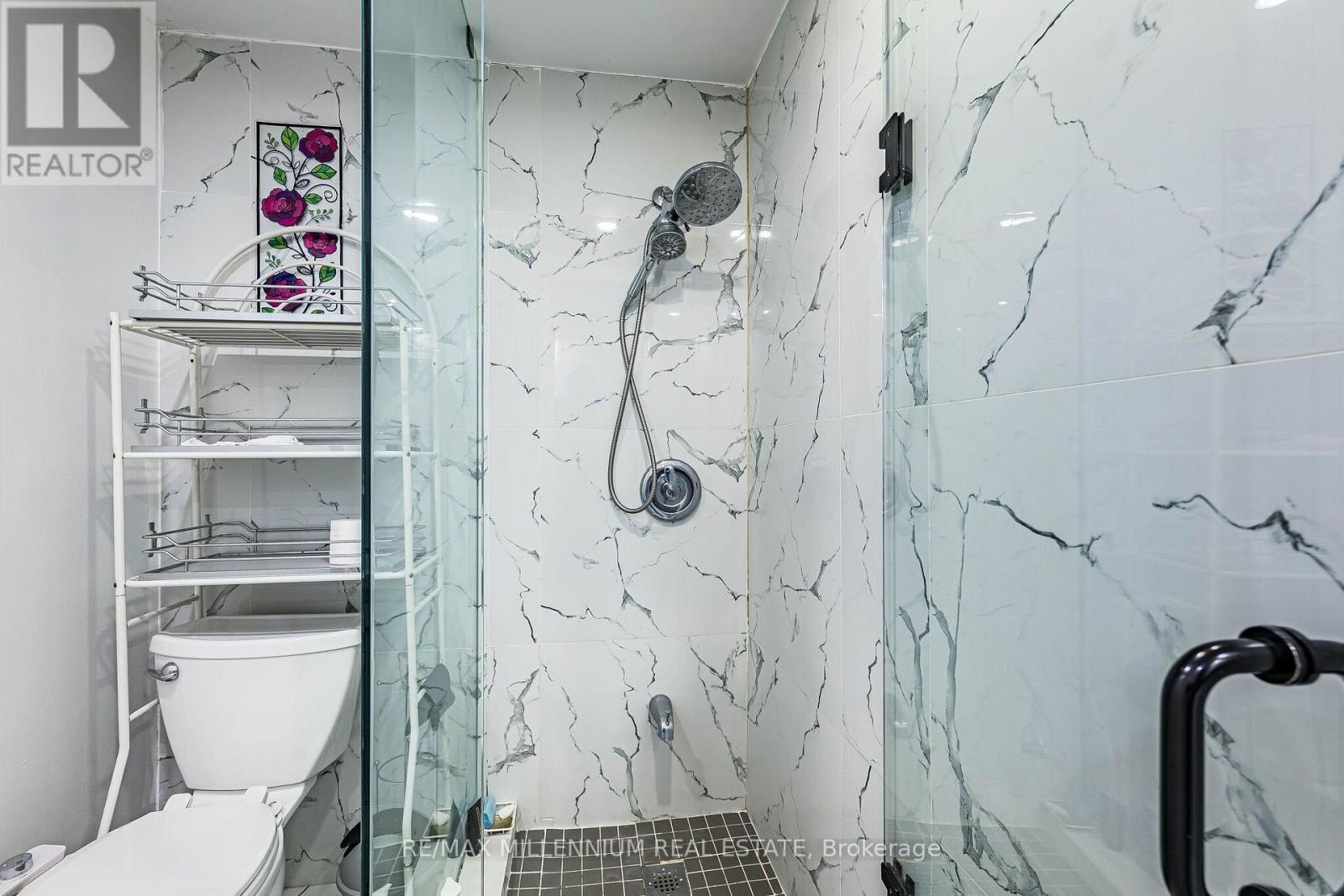 612 Appleby Line, Burlington, ON - Indoor Photo Showing Bathroom