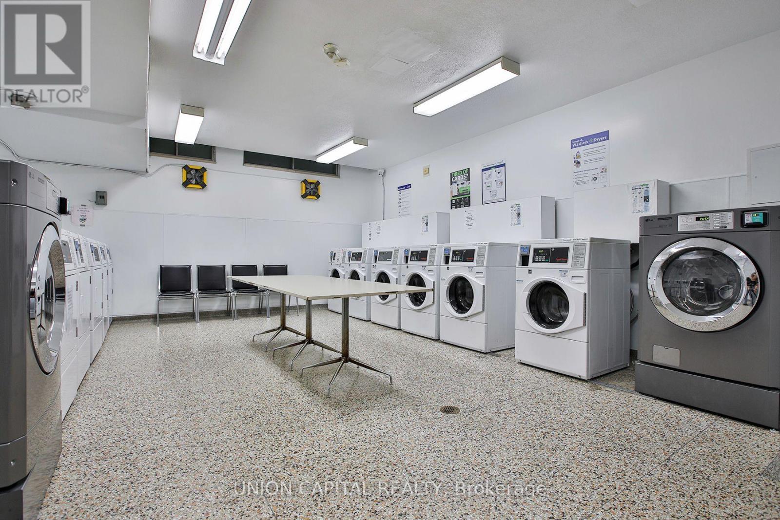 711 - 5 Frith Road, Toronto, ON - Indoor Photo Showing Laundry Room