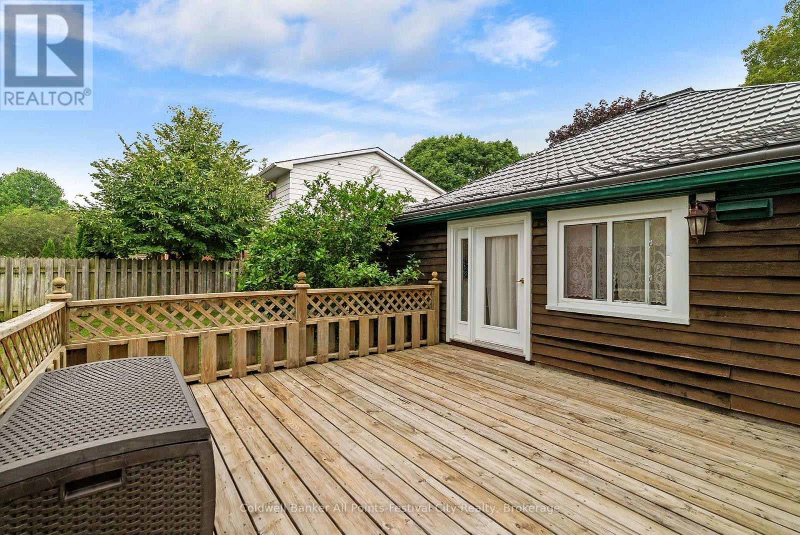 135 Essex Street, Goderich (Goderich (Town)), ON - Outdoor With Exterior
