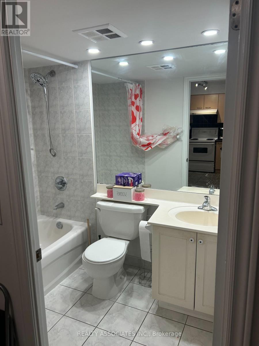 902 - 62 Suncrest Boulevard, Markham, ON - Indoor Photo Showing Bathroom