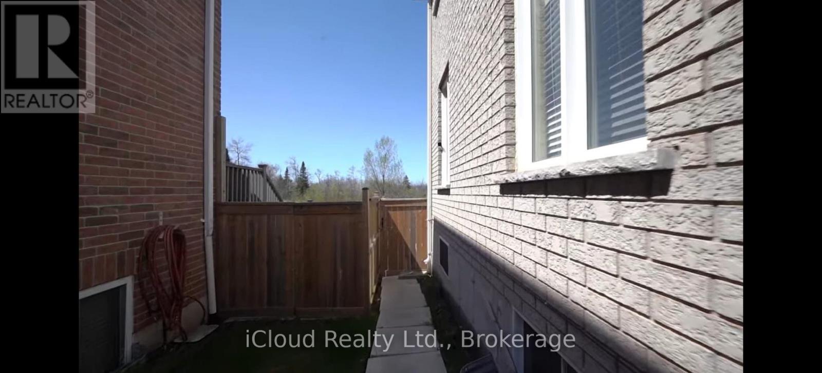 72 Graihawk Drive, Barrie, ON - Outdoor