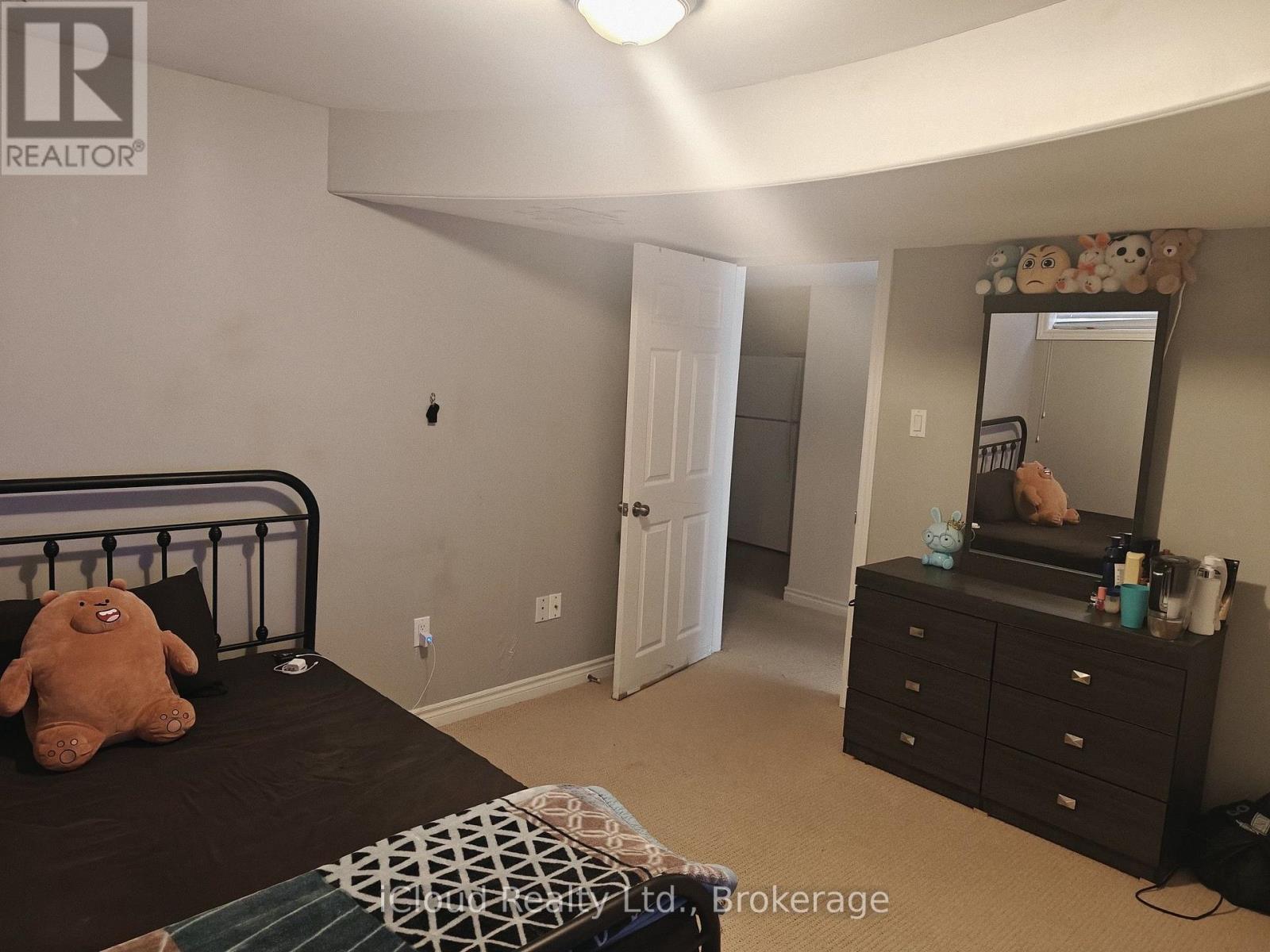 72 Graihawk Drive, Barrie, ON - Indoor Photo Showing Bedroom