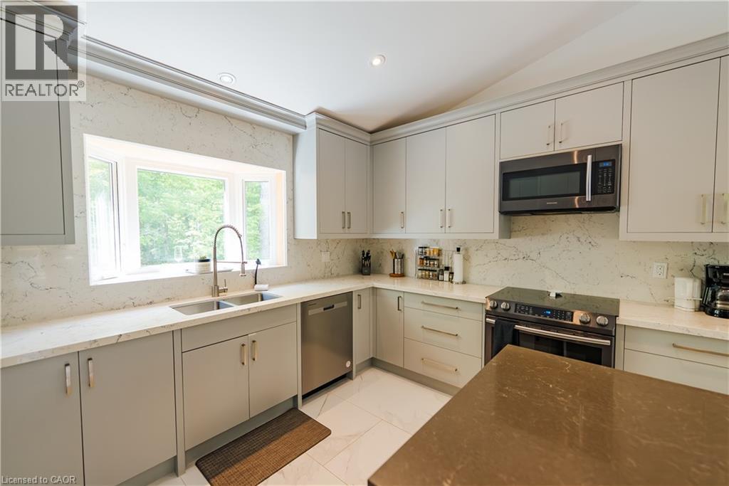 95 Chipmunk Lane, Magnetawan, ON - Indoor Photo Showing Kitchen With Double Sink