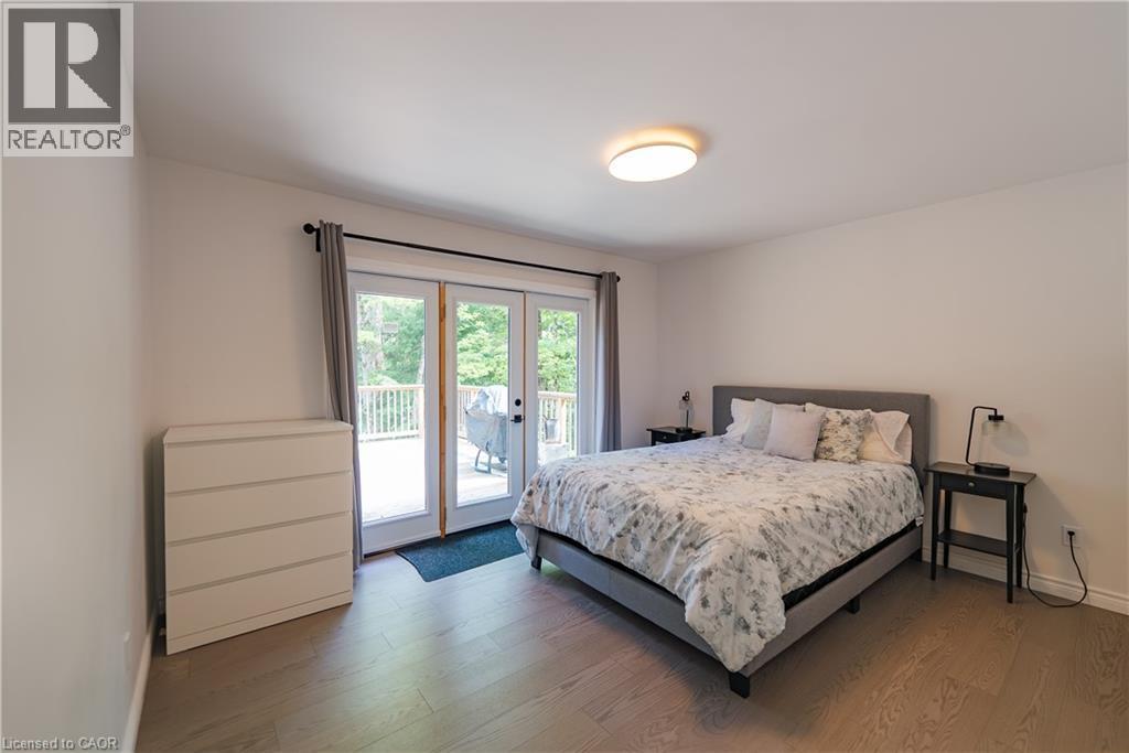 95 Chipmunk Lane, Magnetawan, ON - Indoor Photo Showing Bedroom
