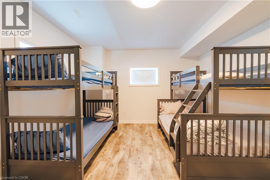 95 Chipmunk Lane, Magnetawan, ON - Indoor Photo Showing Bedroom