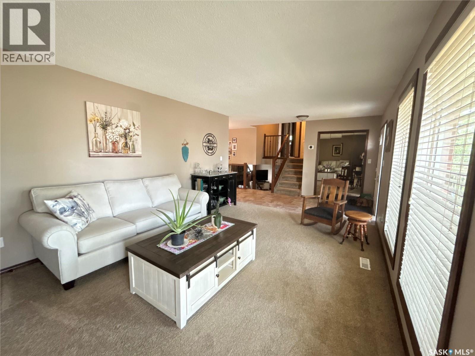 205 Schaefer Street, Richmound, SK - Indoor Photo Showing Living Room