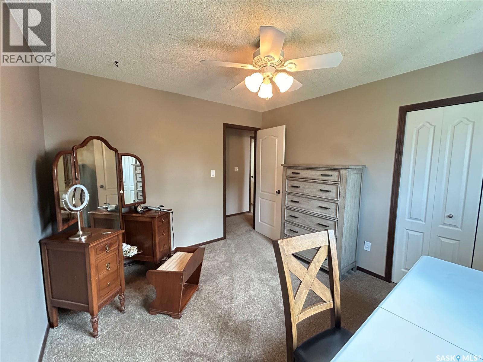 205 Schaefer Street, Richmound, SK - Indoor
