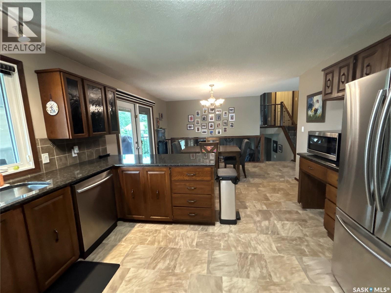 205 Schaefer Street, Richmound, SK - Indoor Photo Showing Kitchen