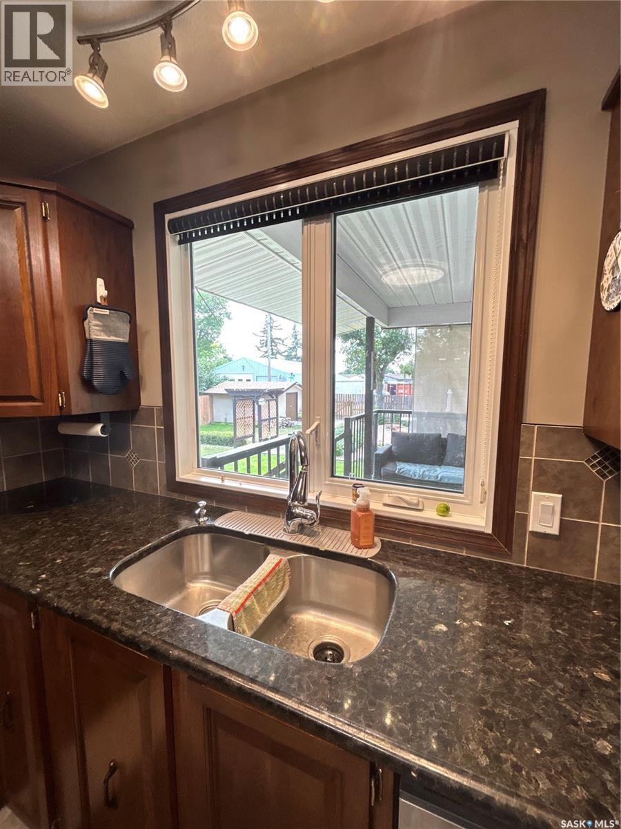 205 Schaefer Street, Richmound, SK - Indoor Photo Showing Kitchen With Double Sink