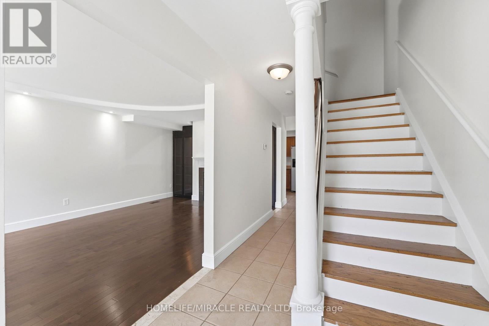 23 Heatherdale Place, Hamilton, ON - Indoor Photo Showing Other Room