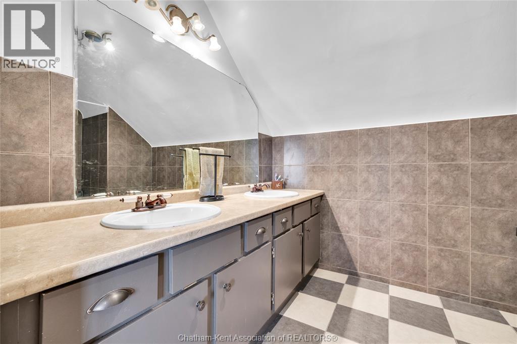 4979 Lambton Line, Dawn-Euphemia, ON - Indoor Photo Showing Bathroom