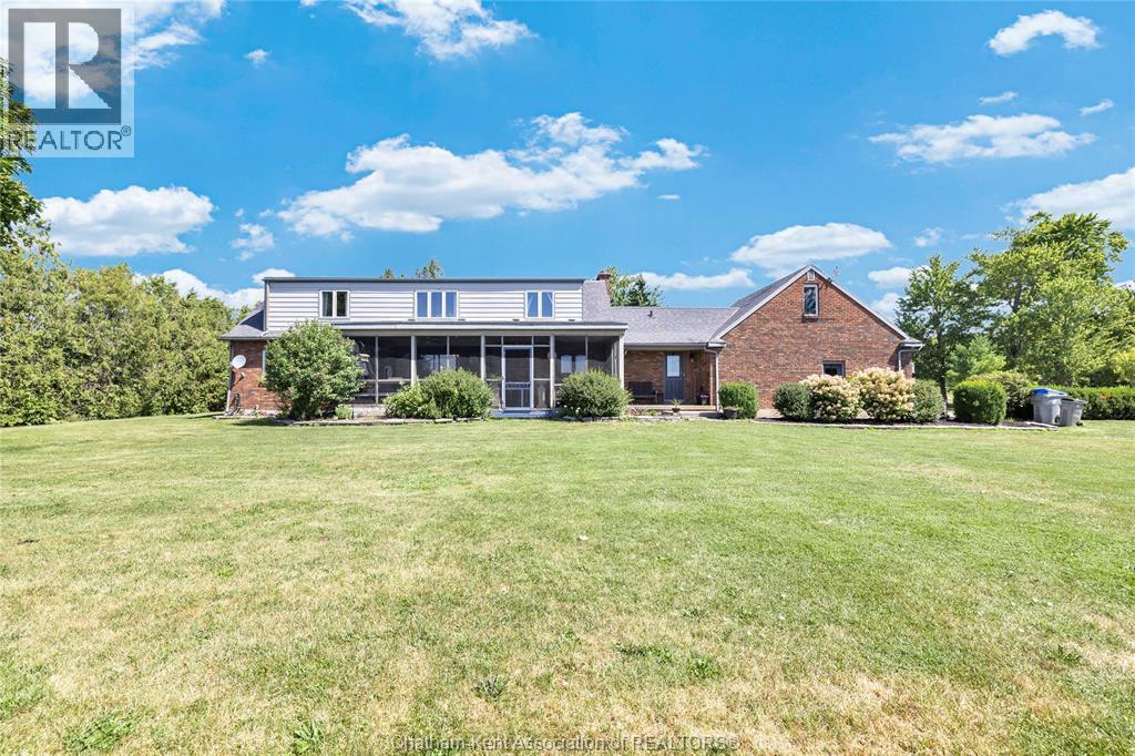 4979 Lambton Line, Dawn-Euphemia, ON - Outdoor With Deck Patio Veranda With Facade