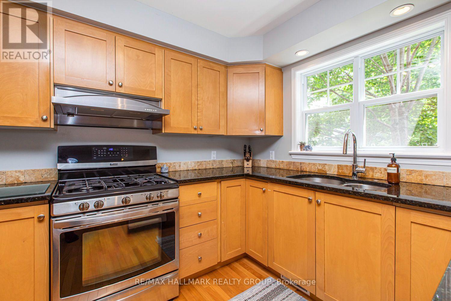55 Jardin Private, Ottawa, ON - Indoor Photo Showing Kitchen With Double Sink