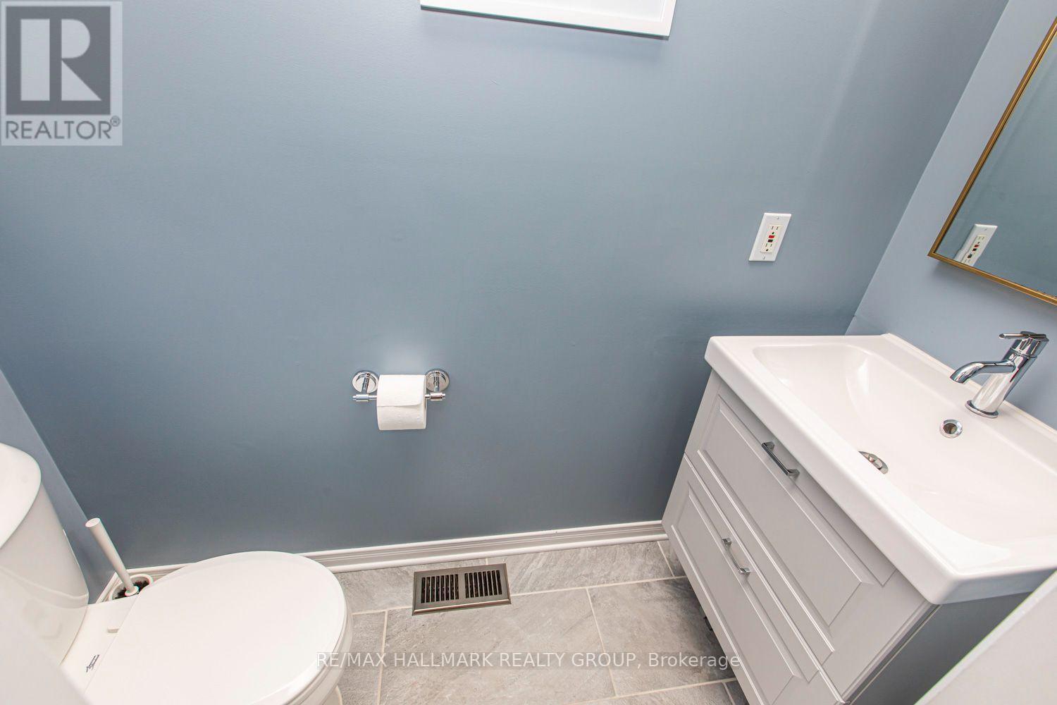 55 Jardin Private, Ottawa, ON - Indoor Photo Showing Bathroom