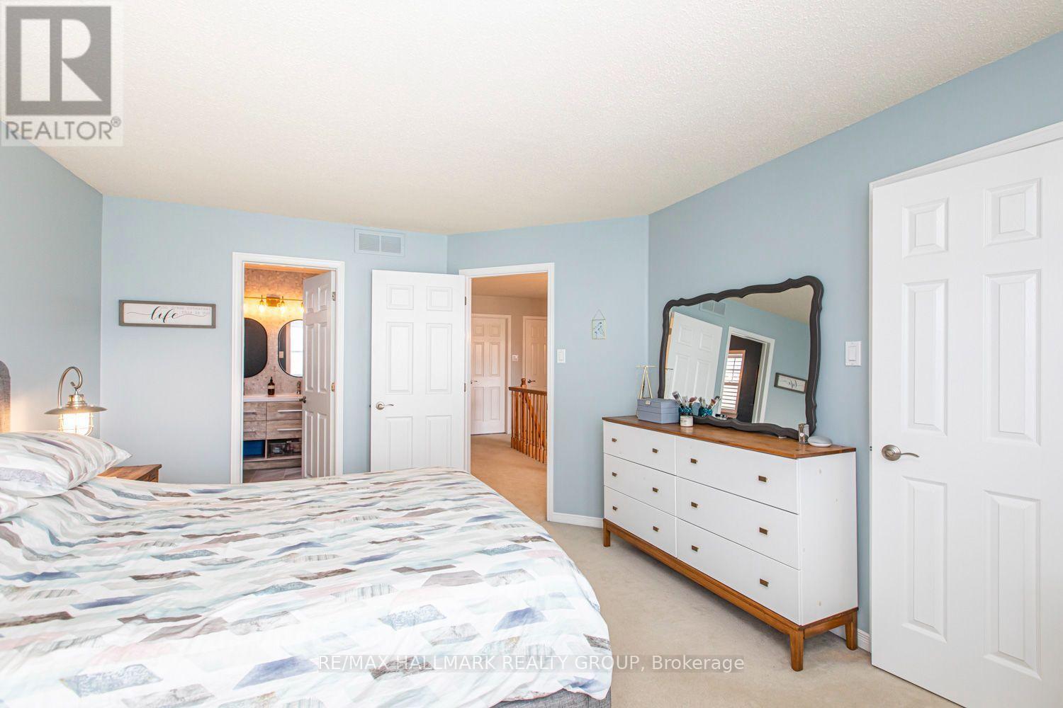 55 Jardin Private, Ottawa, ON - Indoor Photo Showing Bedroom