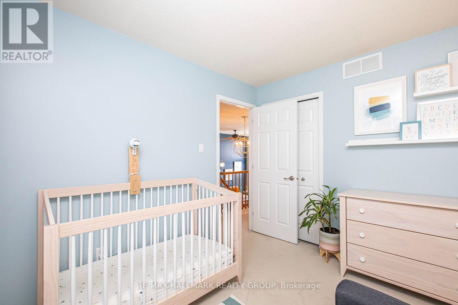 55 Jardin Private, Ottawa, ON - Indoor Photo Showing Bedroom