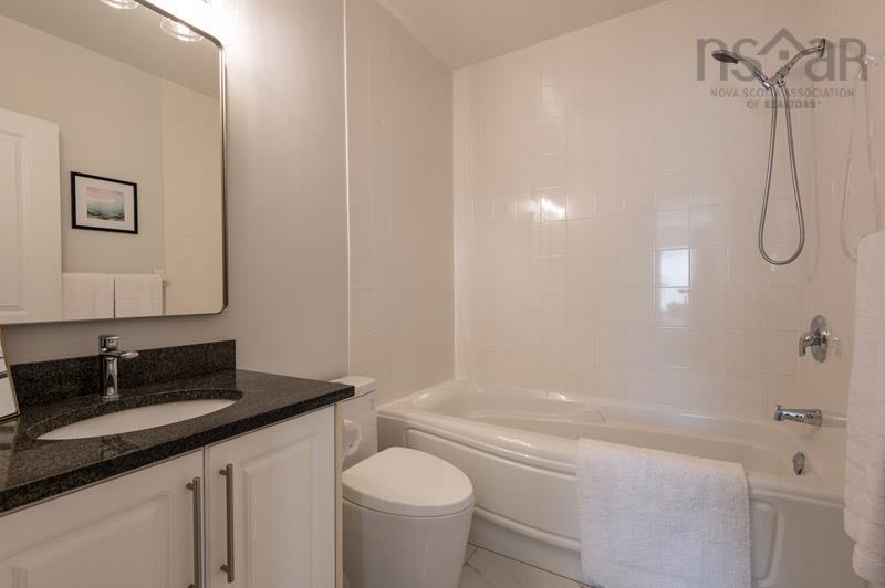 212 3805 Mont Blanc Terrace, Halifax, NS - Indoor Photo Showing Bathroom