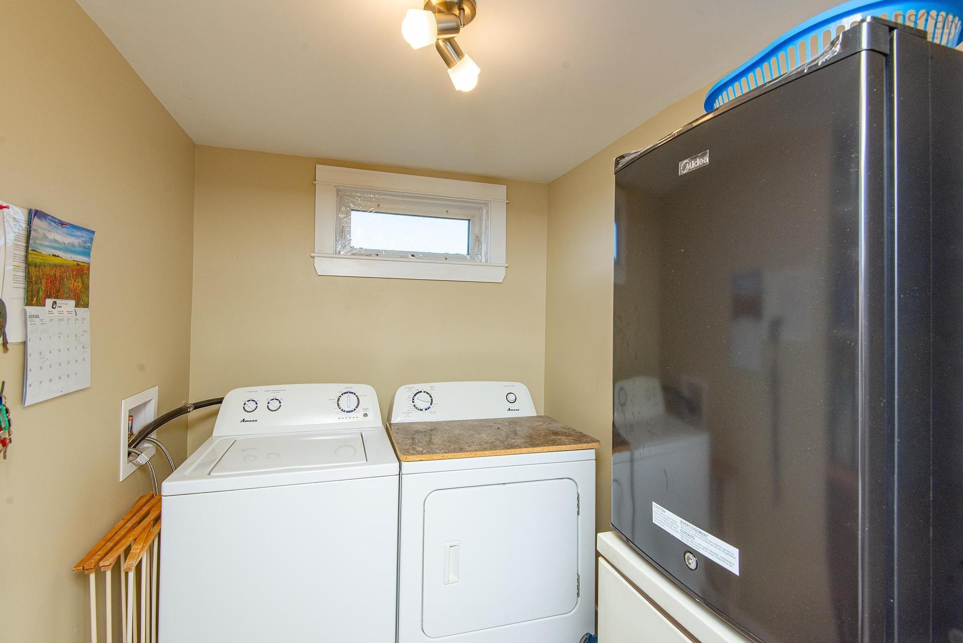 2118 Highway 1, Grosses Coques, NS - Indoor Photo Showing Laundry Room