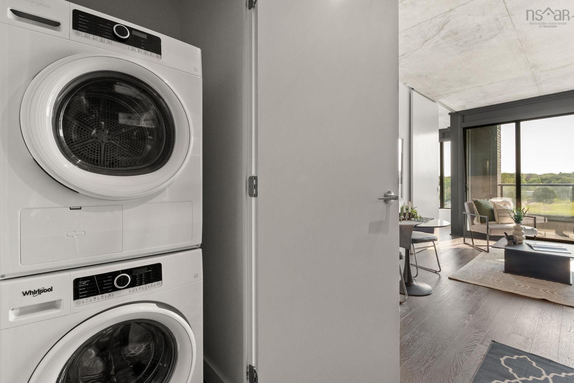 503 1048 Wellington, Halifax, NS - Indoor Photo Showing Laundry Room