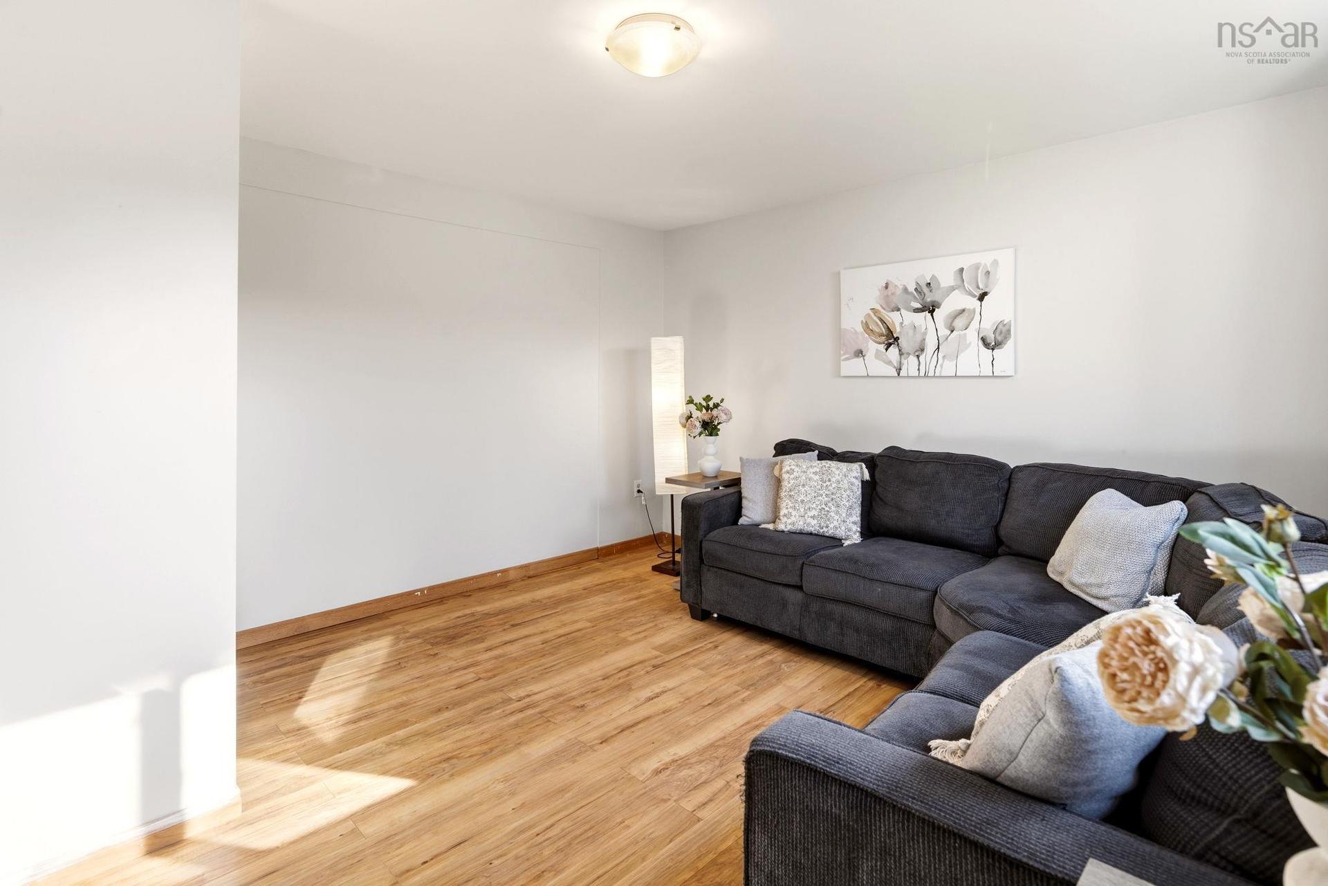 7 Shoreview Drive, Eastern Passage, NS - Indoor Photo Showing Living Room