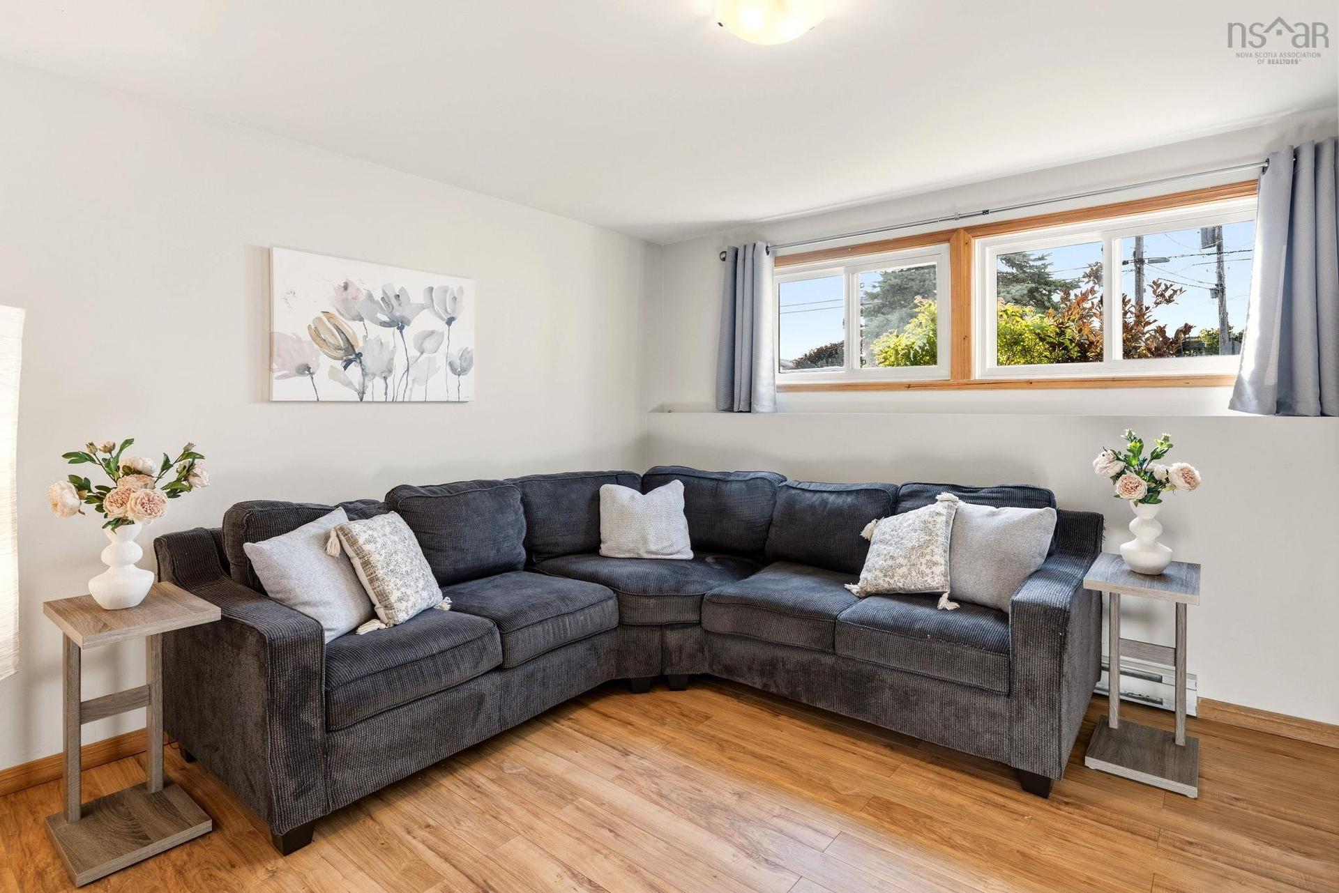 7 Shoreview Drive, Eastern Passage, NS - Indoor Photo Showing Living Room