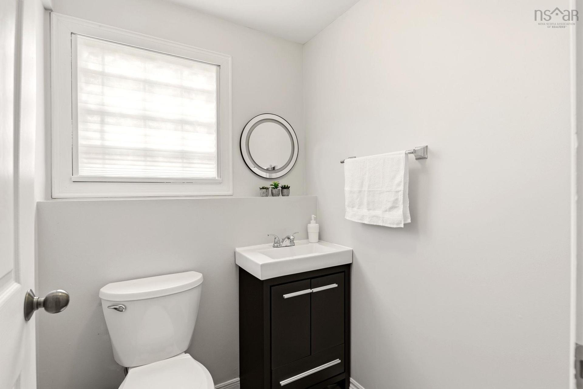 7 Shoreview Drive, Eastern Passage, NS - Indoor Photo Showing Bathroom