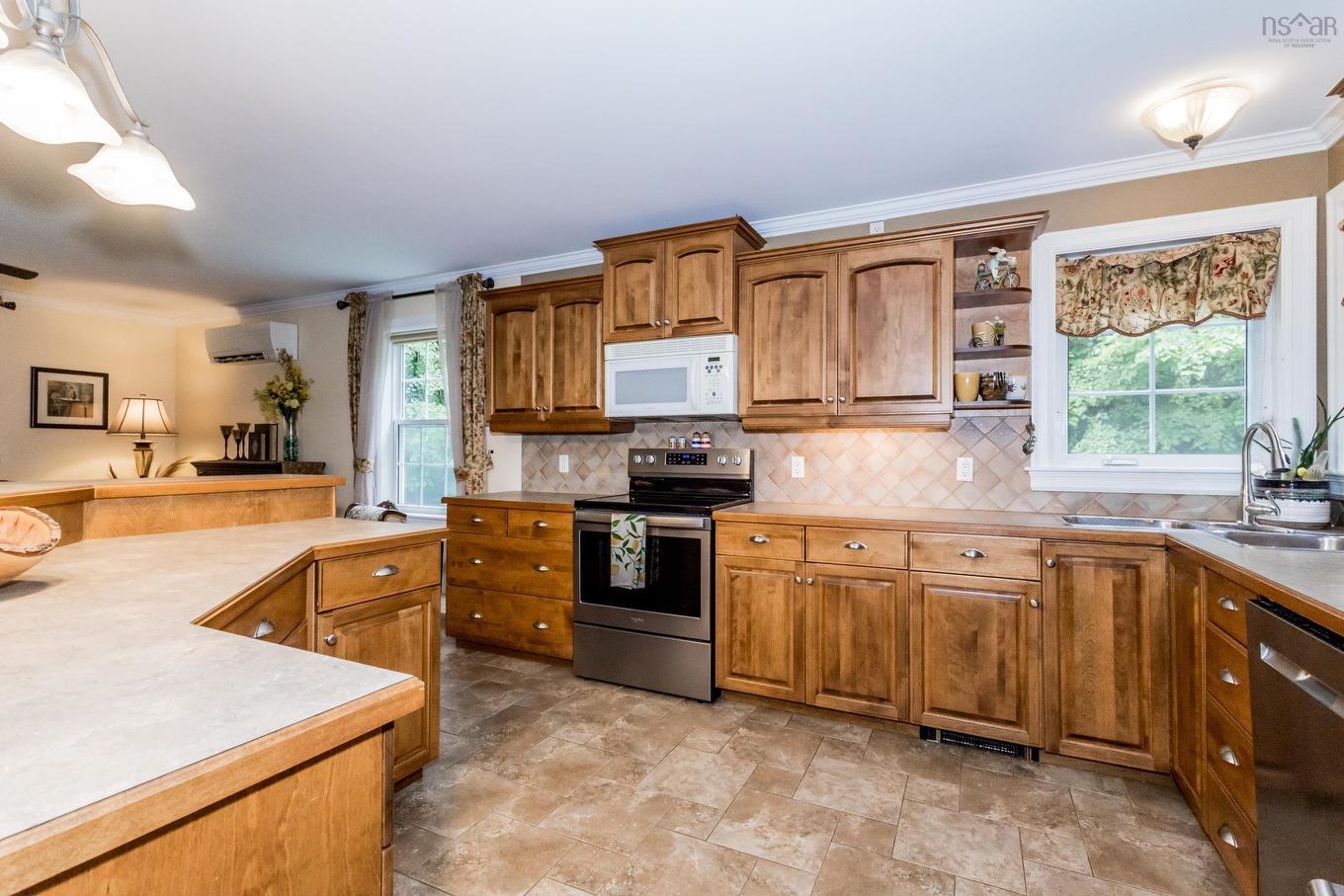 138 South Street, Berwick, NS - Indoor Photo Showing Kitchen With Double Sink