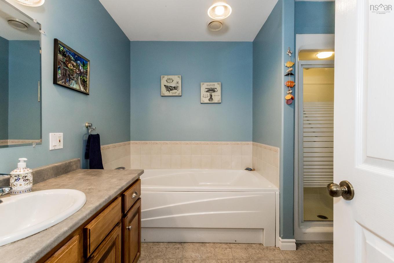 138 South Street, Berwick, NS - Indoor Photo Showing Bathroom