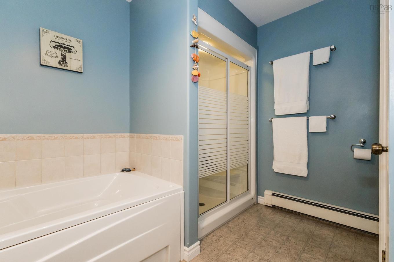 138 South Street, Berwick, NS - Indoor Photo Showing Bathroom