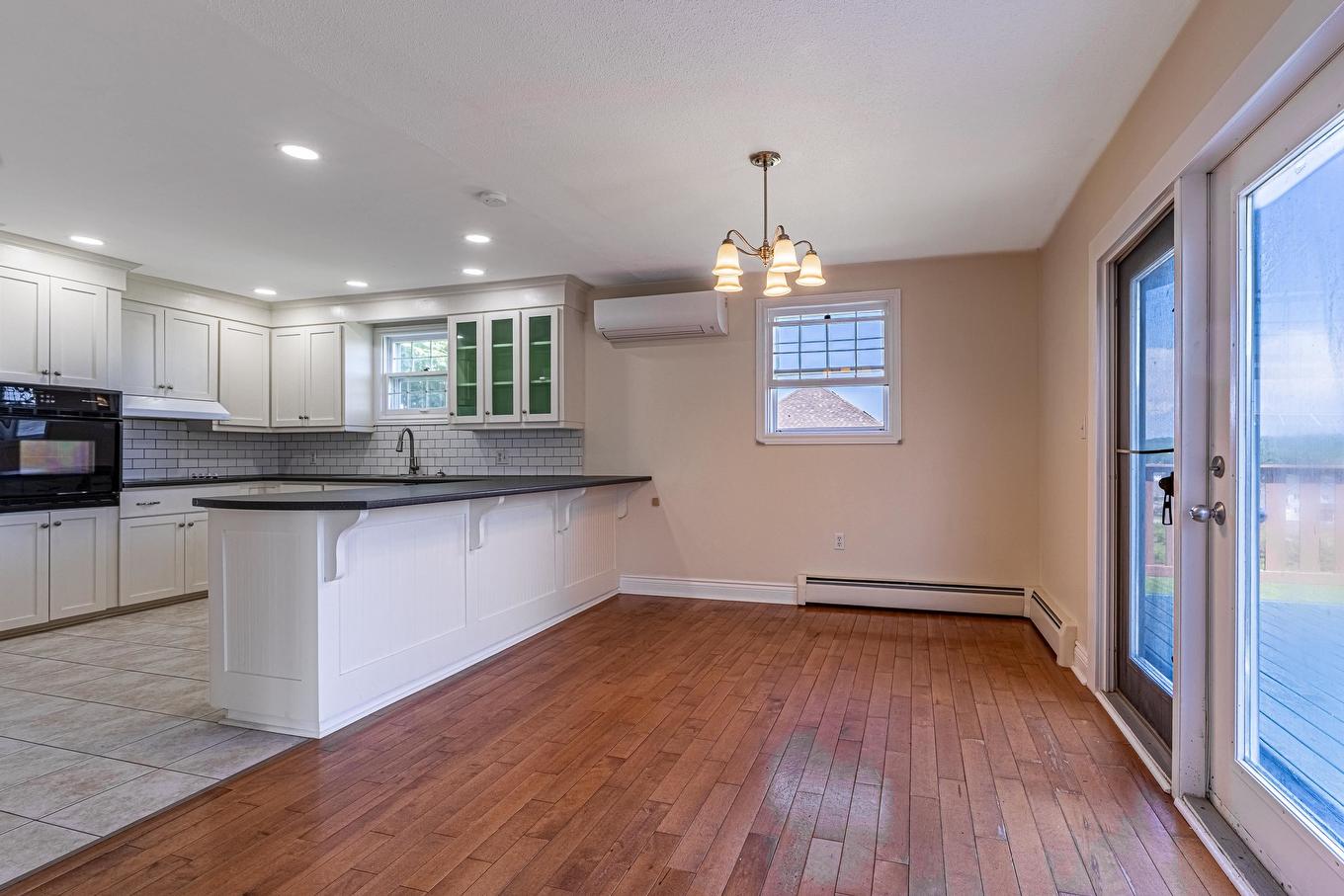 324 Kinlock Road, Stratford, PE - Indoor Photo Showing Kitchen With Upgraded Kitchen