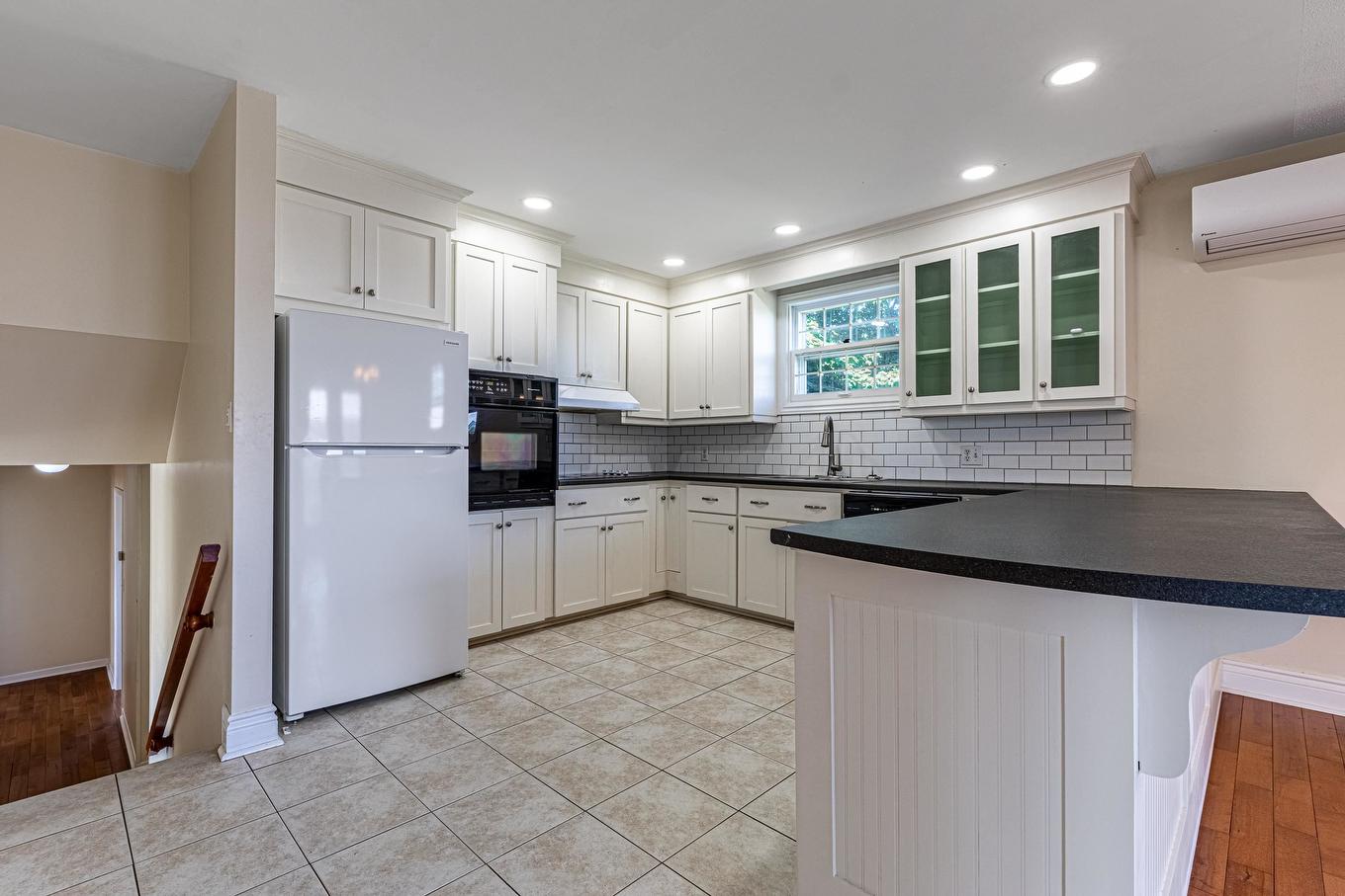 324 Kinlock Road, Stratford, PE - Indoor Photo Showing Kitchen