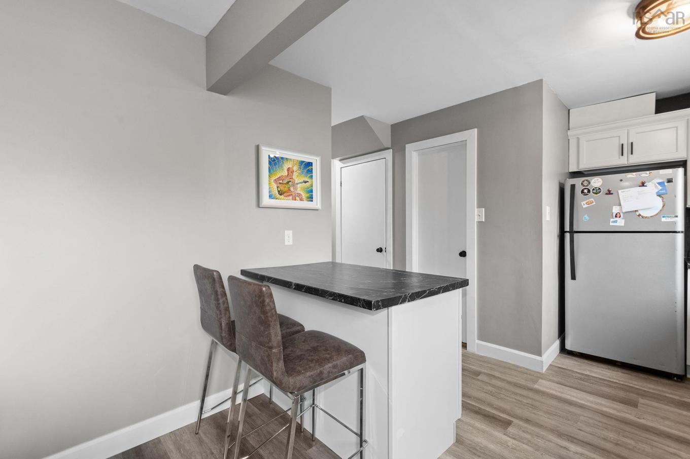 3 Osborne Avenue, Dartmouth, NS - Indoor