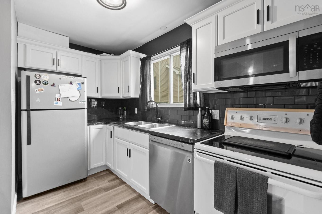 3 Osborne Avenue, Dartmouth, NS - Indoor Photo Showing Kitchen With Double Sink