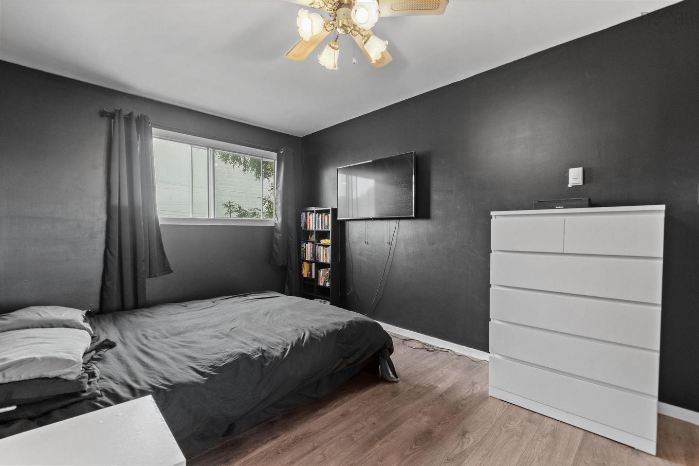 3 Osborne Avenue, Dartmouth, NS - Indoor Photo Showing Bedroom