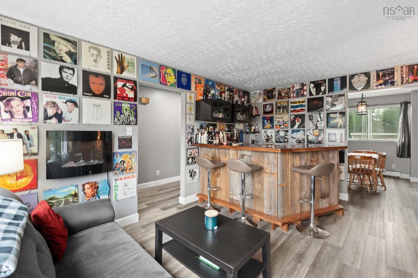 3 Osborne Avenue, Dartmouth, NS - Indoor Photo Showing Living Room