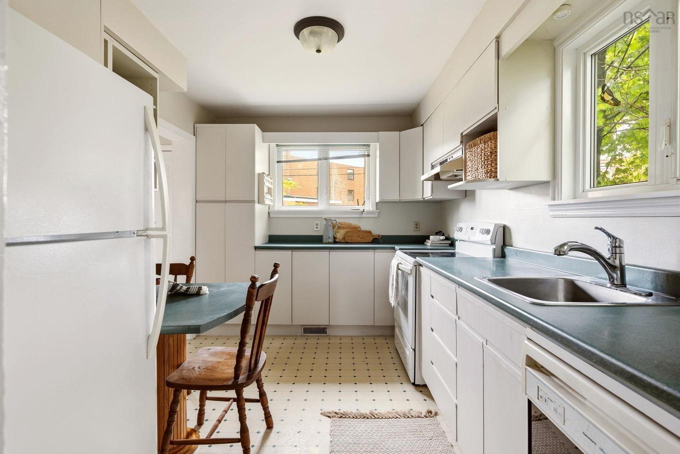 104 Joffre Street, Dartmouth, NS - Indoor Photo Showing Kitchen