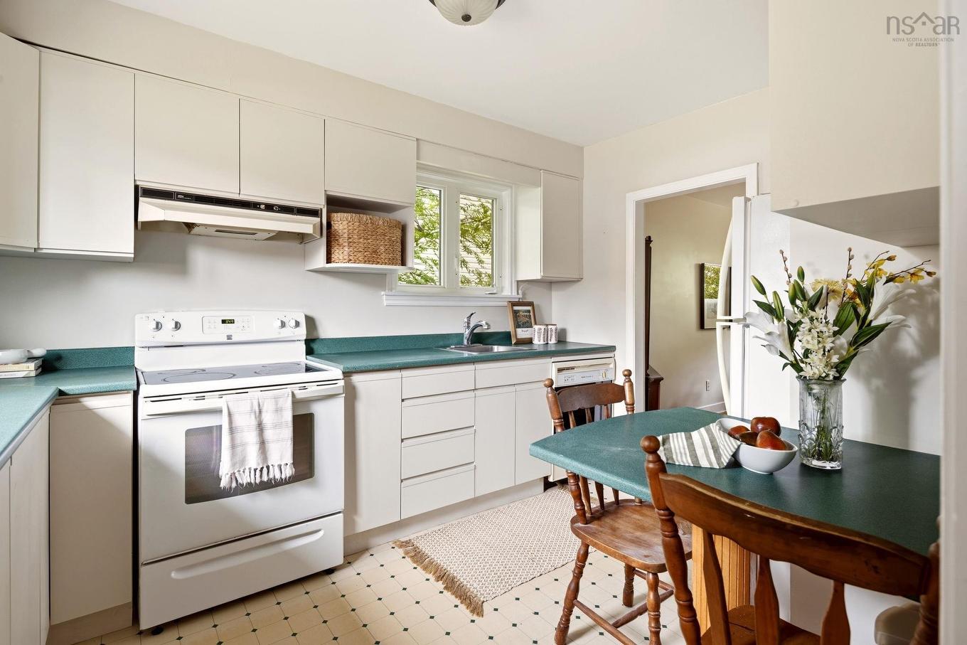 104 Joffre Street, Dartmouth, NS - Indoor Photo Showing Kitchen