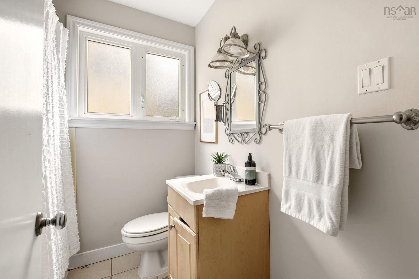 104 Joffre Street, Dartmouth, NS - Indoor Photo Showing Bathroom