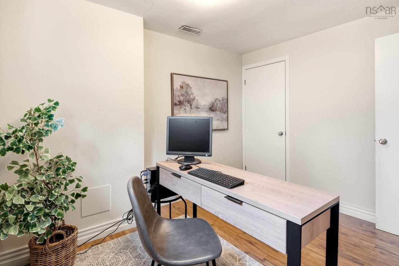 104 Joffre Street, Dartmouth, NS - Indoor Photo Showing Office