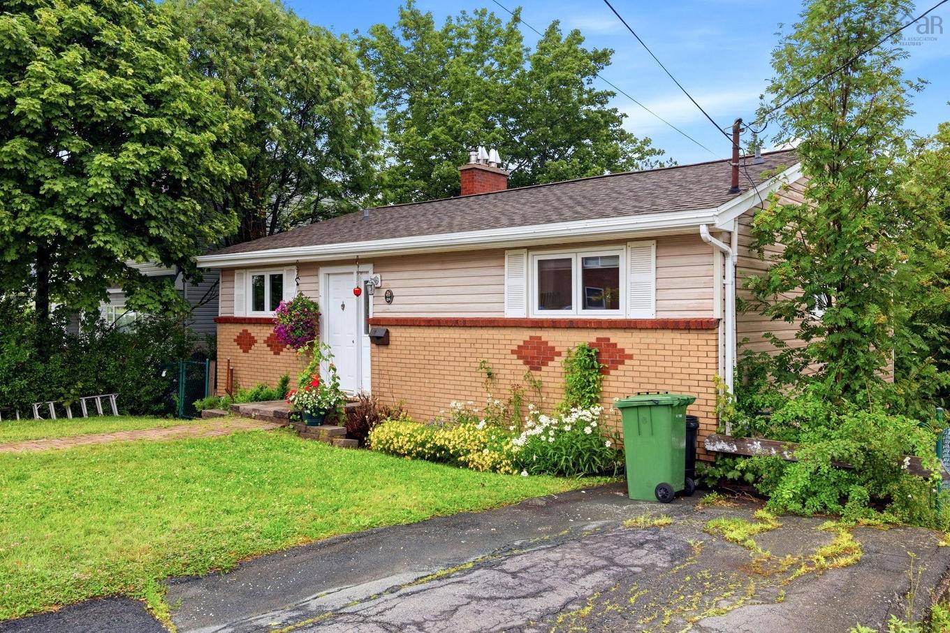 104 Joffre Street, Dartmouth, NS - Outdoor