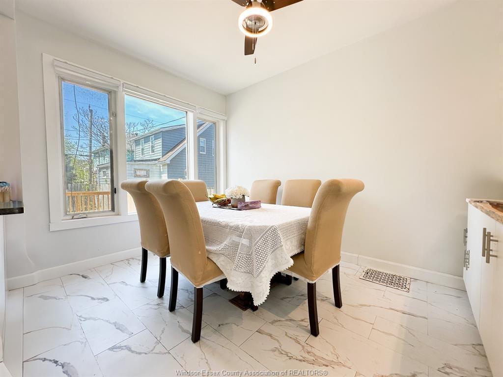 421 Hall, Windsor, ON
